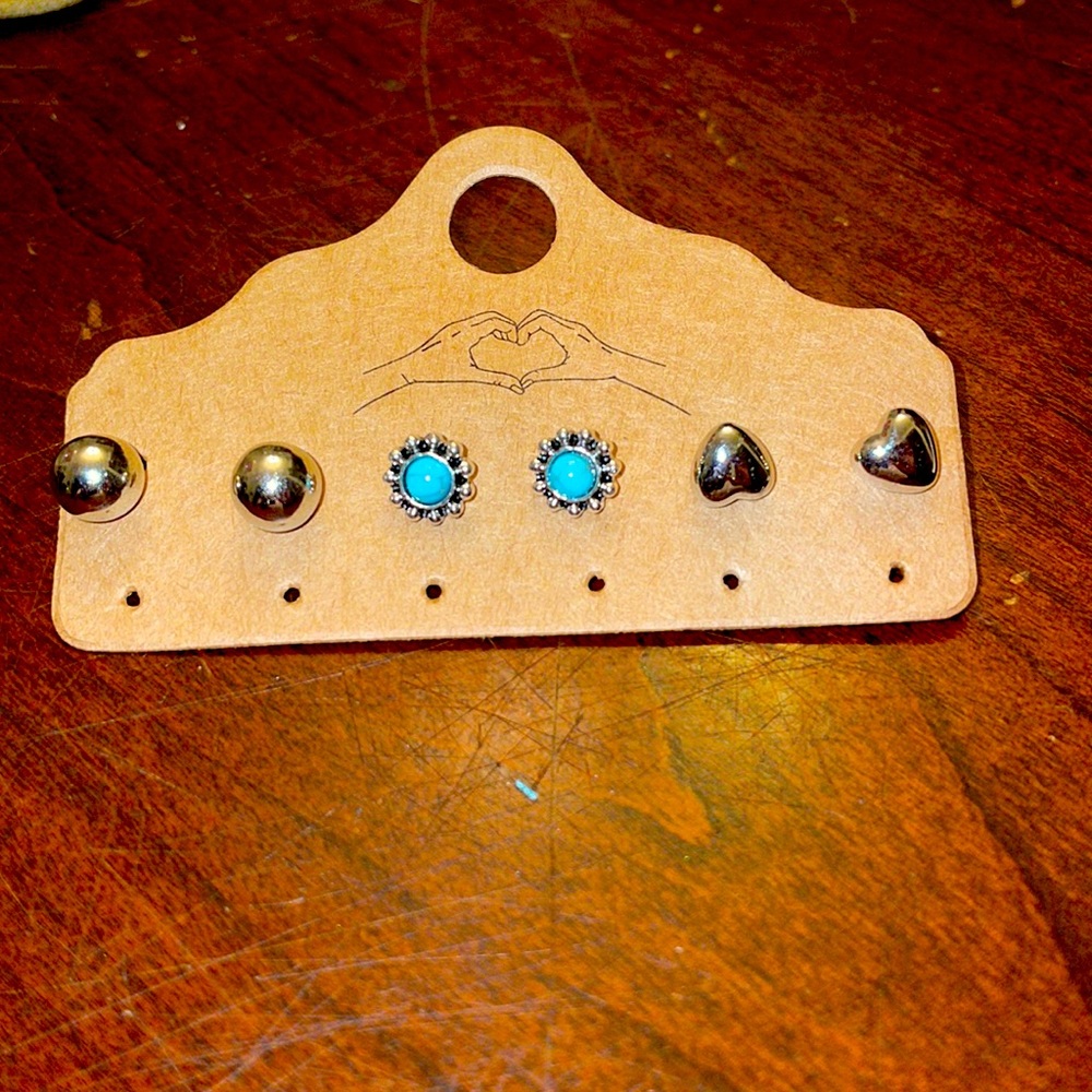 3 pairs of earrings